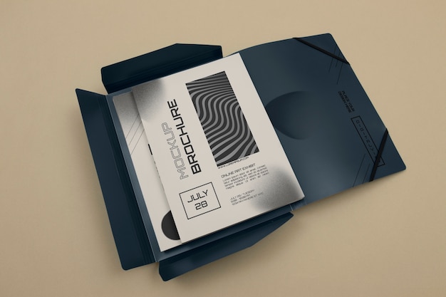Carpeta de cartón con modelo de folleto