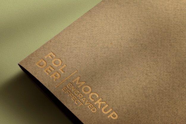 Carpeta con modelo de logotipo grabado