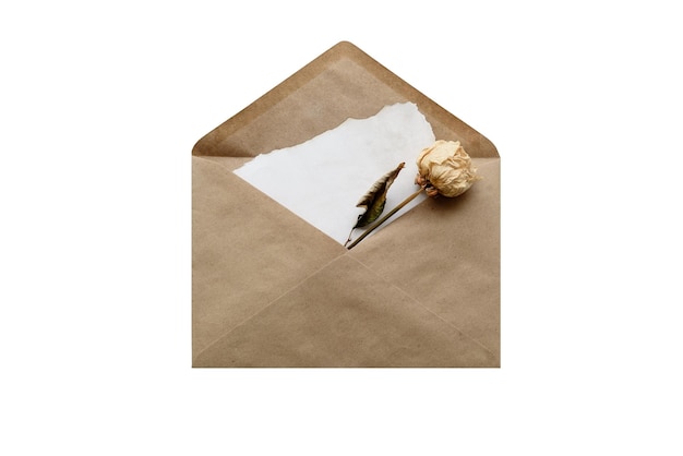 Carta bianca in una busta per il giorno di San Valentino
