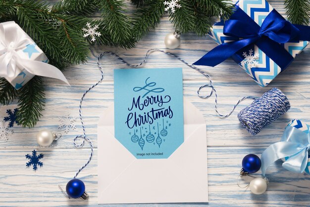 Cartão e presentes de natal de maquete