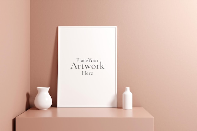 Cartaz branco vertical minimalista e limpo ou maquete de moldura na mesa do pódio
