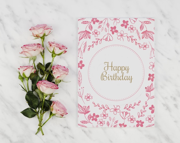 Carte De Joyeux Anniversaire Et Bouquet De Roses