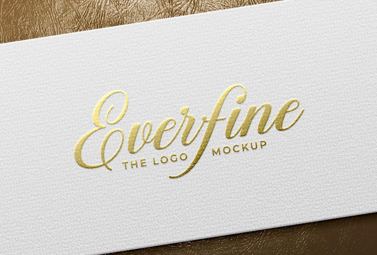 PSD carte de visite en mock-up de logo en feuille d'or