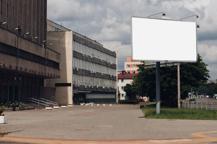 PSD cartelera con superficie en blanco para publicidad