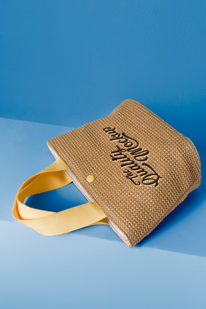 PSD cartera con mockup de texto bordado