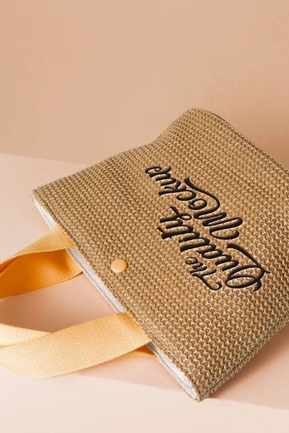 PSD cartera con mockup de texto bordado