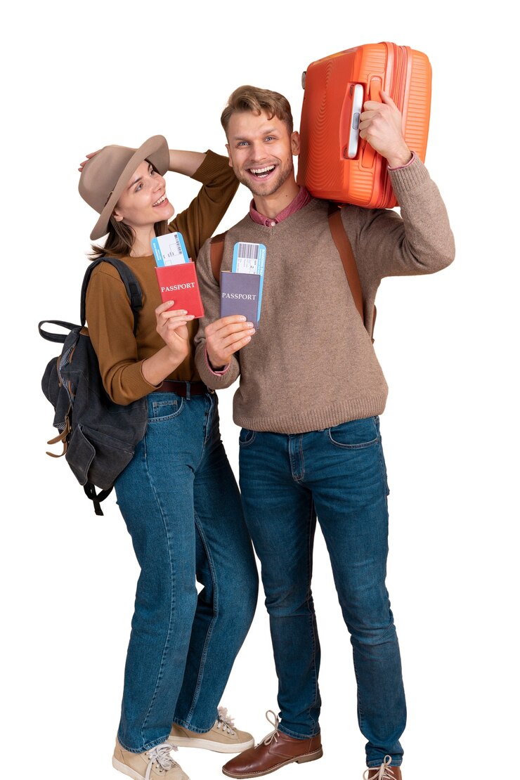 PSD casal se preparando para viajar com bagagem e passaportes