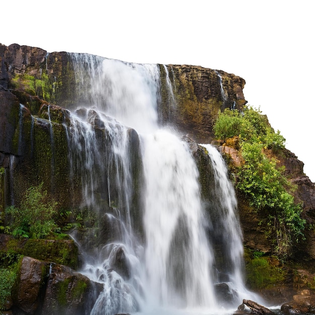 Cascada que cae por las rocas