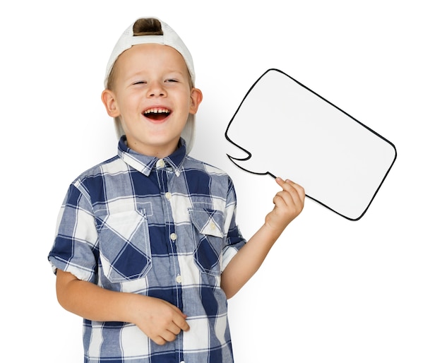 Caucásico Little Boy Holding Chatbox Papercraft