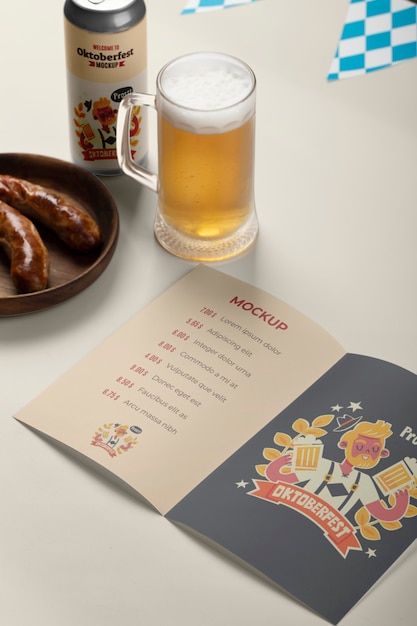PSD célébration de l'oktoberfest avec menu et chope de bière