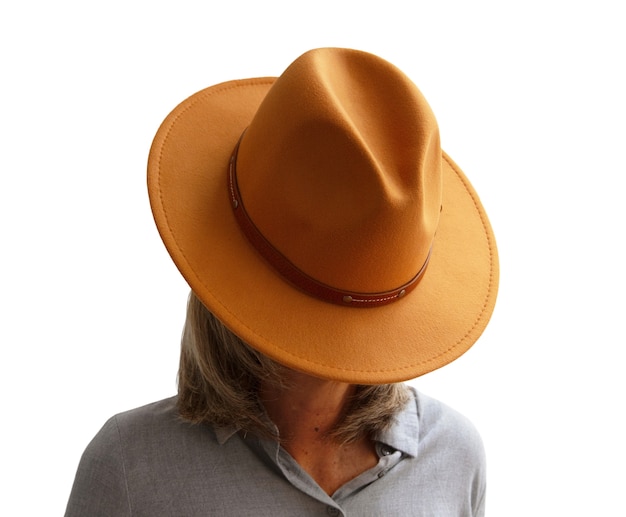 Chapeau à la mode isolé