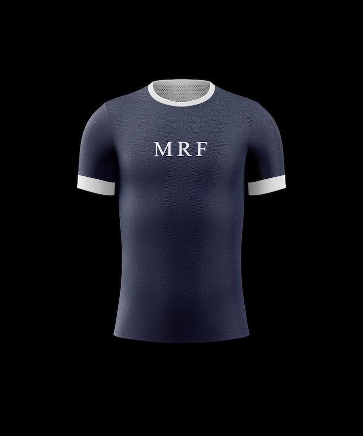 PSD une chemise bleue et blanche avec les lettres r r