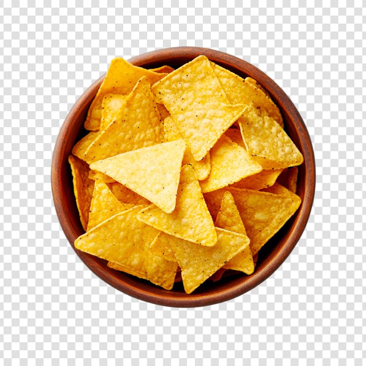 PSD chips de tortilla crujientes en un cuenco de madera sobre un fondo transparente