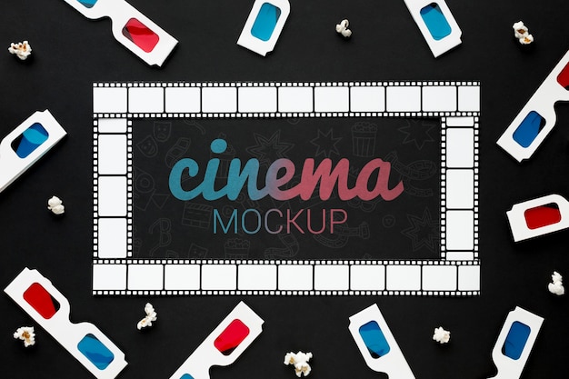 Cinema mock-up con striscia di pellicola e occhiali 3d