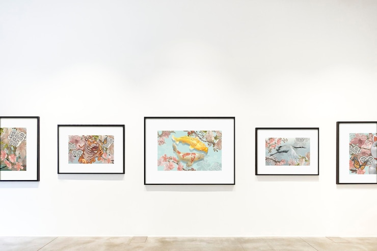 PSD une collection d'œuvres d'art sur un mur