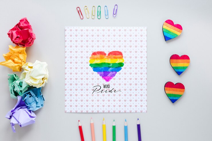 PSD composición flat lay de lgbt pride con plantilla de papel