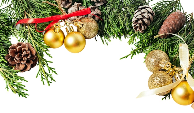 Composición de vacaciones de Navidad aislada sobre fondo blanco o transparente