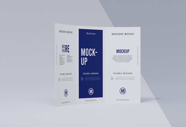 Composizione del modello di brochure isolato su bianco