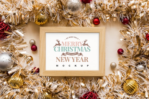 Composizione di Natale vista dall'alto con telaio mockup