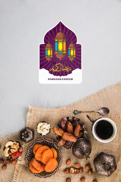 Composizione piana del Ramadan laico con copyspace