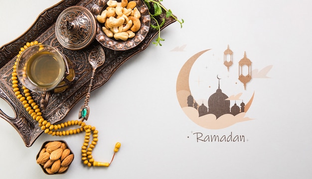 Composizione piana del Ramadan laico con copyspace