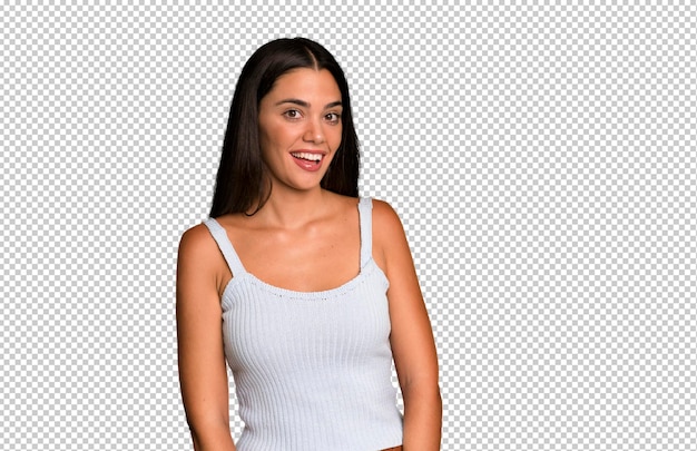 Con un grande sorriso spensierato e amichevole che sembra positivo, rilassato e felice