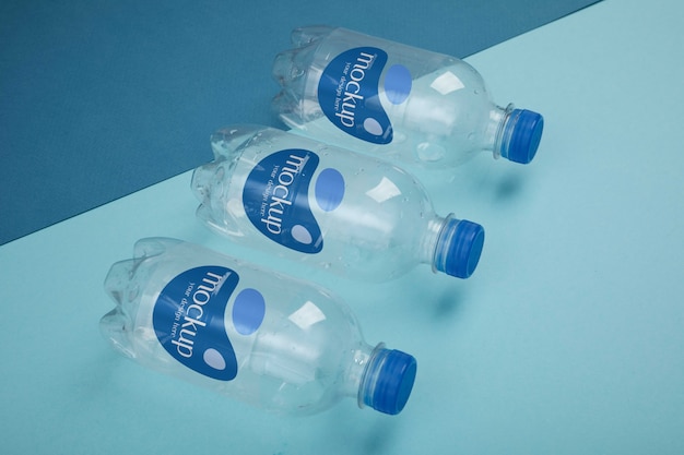 PSD conceito de reciclagem de maquete de garrafas plásticas de uso único