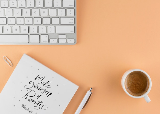 Concept de bureau à domicile avec café