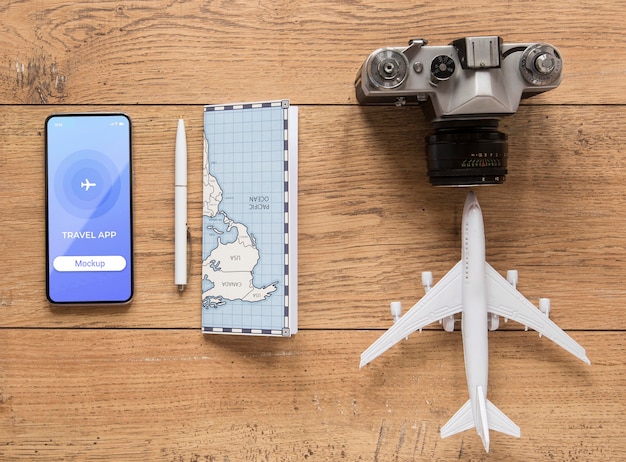 Concept de voyage avec maquette de téléphone