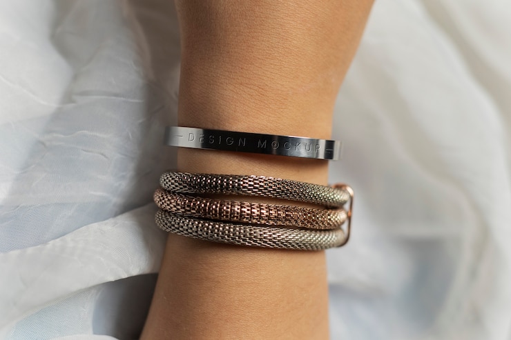 PSD conception de maquette de bracelet métallique pour femme