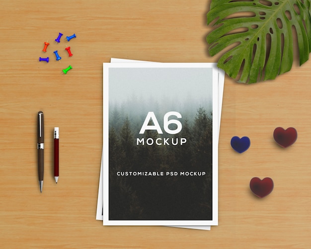 PSD concepto stationery con mockup de folleto a6