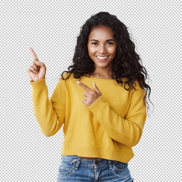 Confidente garota bonita com penteado enrolado olhar para a câmera confiante e atrevido sorrindo apontando canto superior esquerdo introduzir produto incrível dar recomendações