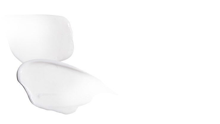 PSD conjunto de composición de golpes cosméticos crema gel suero claro en fondo en blanco png