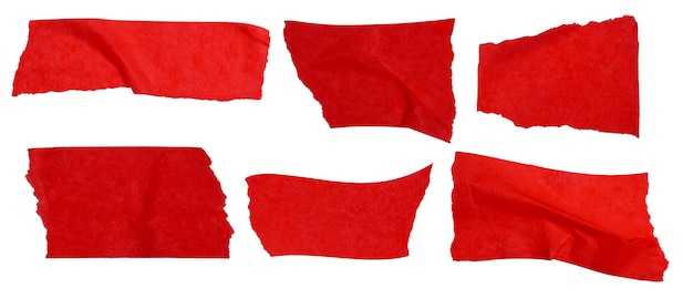 Conjunto de pedaços de fita de papel vermelho em um fundo em branco
