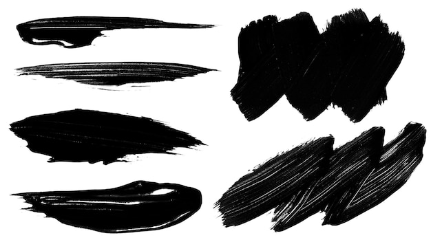 conjunto de traços de tinta preta em fundo em branco