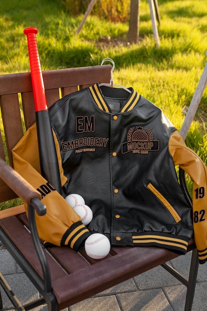 PSD cool varsity jacket al aire libre