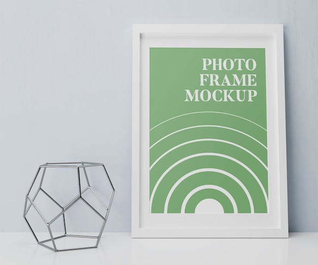Cornice per foto sulla sala interna del mockup del tavolo