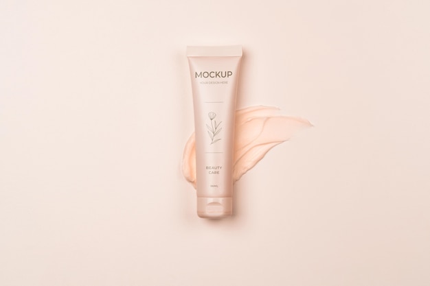 Cosmetic product container with splash flat lay