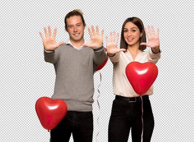 Couple En Saint Valentin Comptant Dix Avec Les Doigts