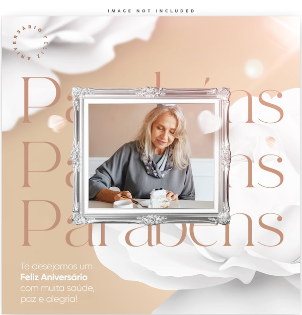 PSD une couverture pour un album photo avec une femme assise à une table affiche de fête de joyeux anniversaire