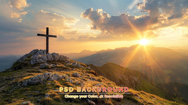 PSD cruz cristiana en la cima de una montaña rocosa con un rayo de sol brillante en el fondo colorido del cielo