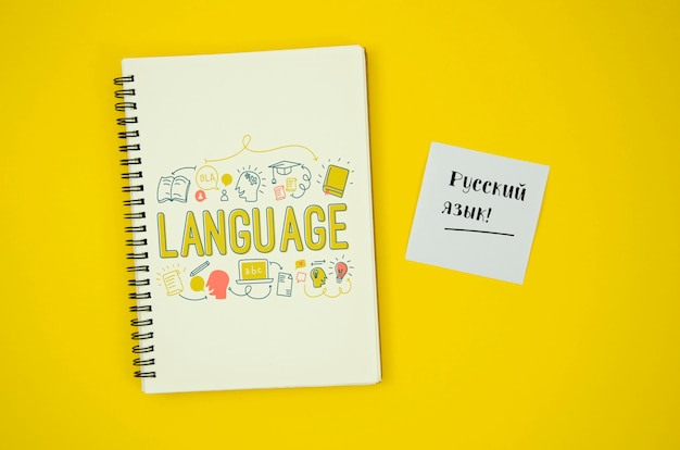 PSD cuaderno de estudio con notas de idiomas.