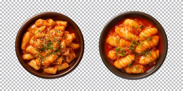 PSD cuenco de comida coreana tteokbokki aislado en un fondo transparente vista de arriba