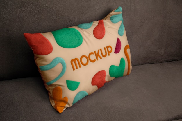 Cuscino mock-up design con motivo a forme astratte