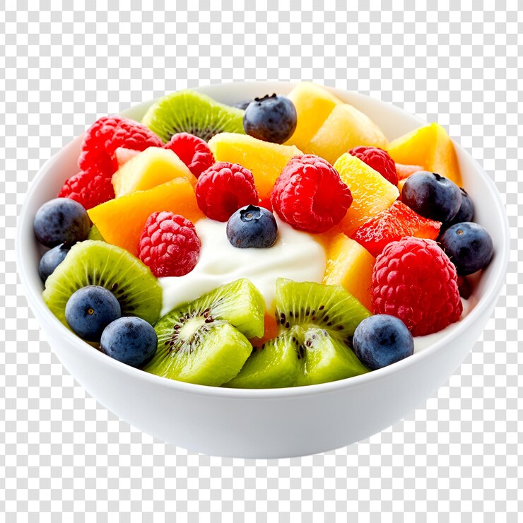 Deliciosa ensalada de frutas con yogur en un fondo transparente