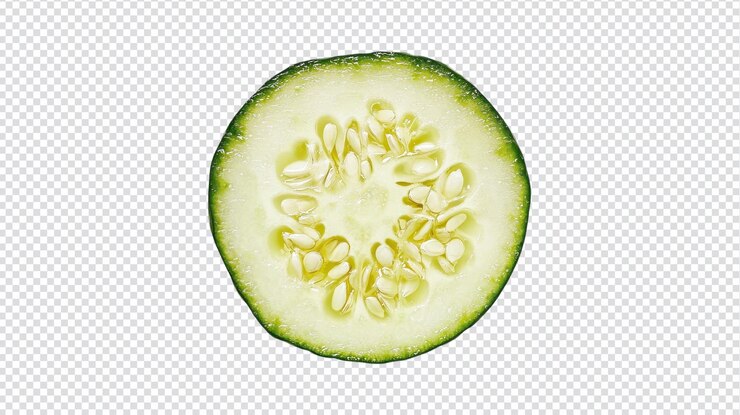PSD deliciosa y saludable rebanada de pepino fresco con semillas visibles perfecta para ensaladas batidos y refrescantes platos de verano