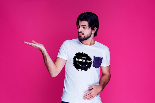 Desenho de maquete de camiseta com PSD realista