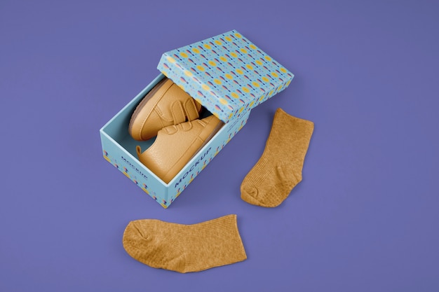 PSD design de maquete de caixa de sapato de papelão