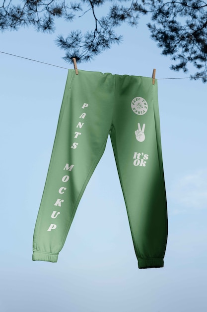 Design de maquete de calças ao ar livre