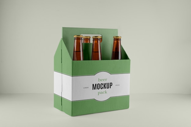 PSD design de maquete de garrafas de cerveja alcoólica